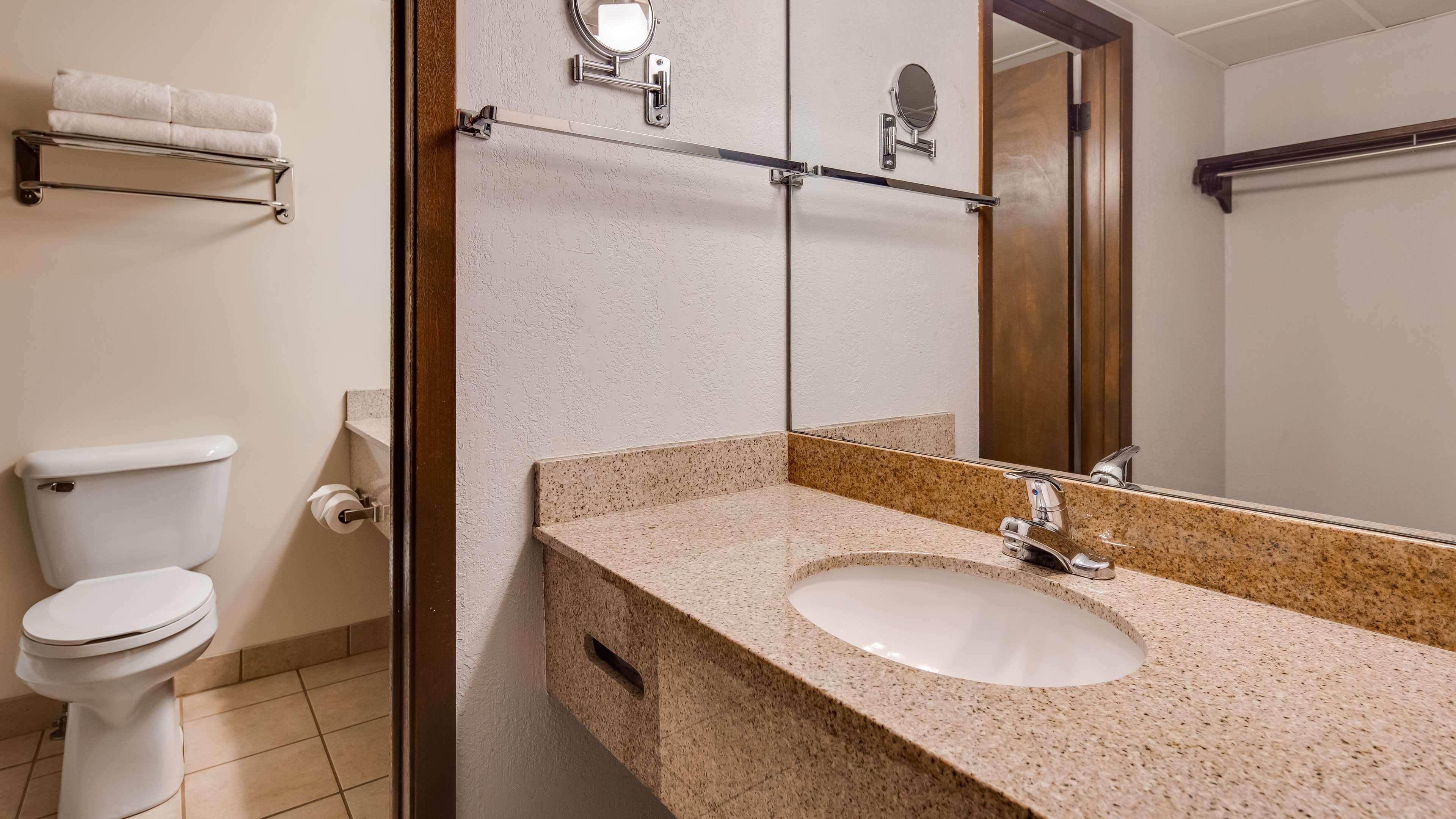 Best Western Angus Inn Great Bend Экстерьер фото