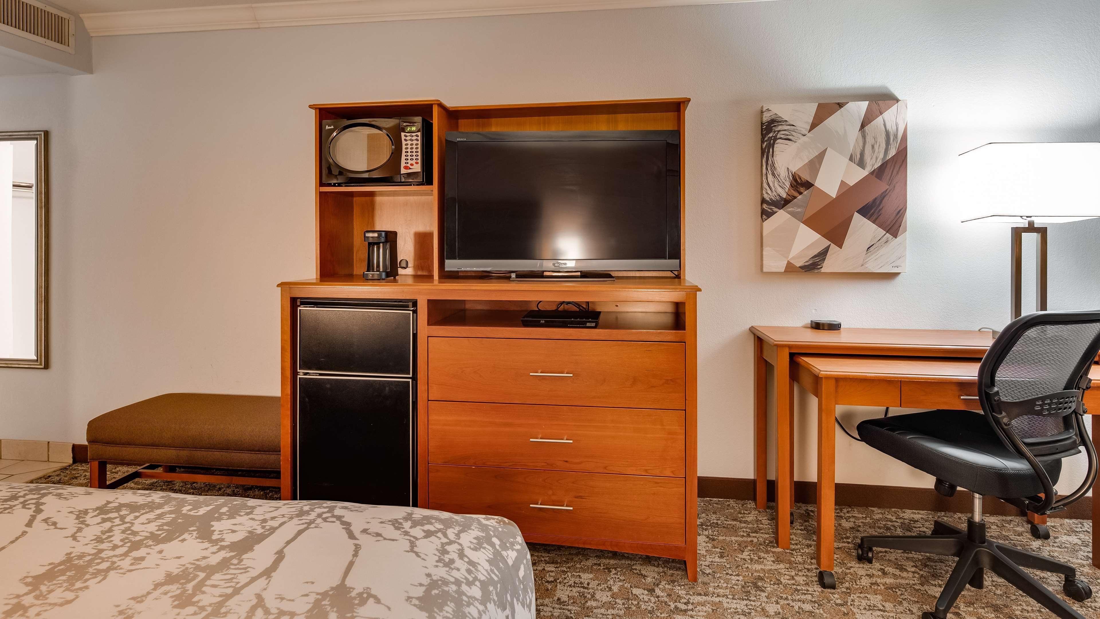 Best Western Angus Inn Great Bend Экстерьер фото