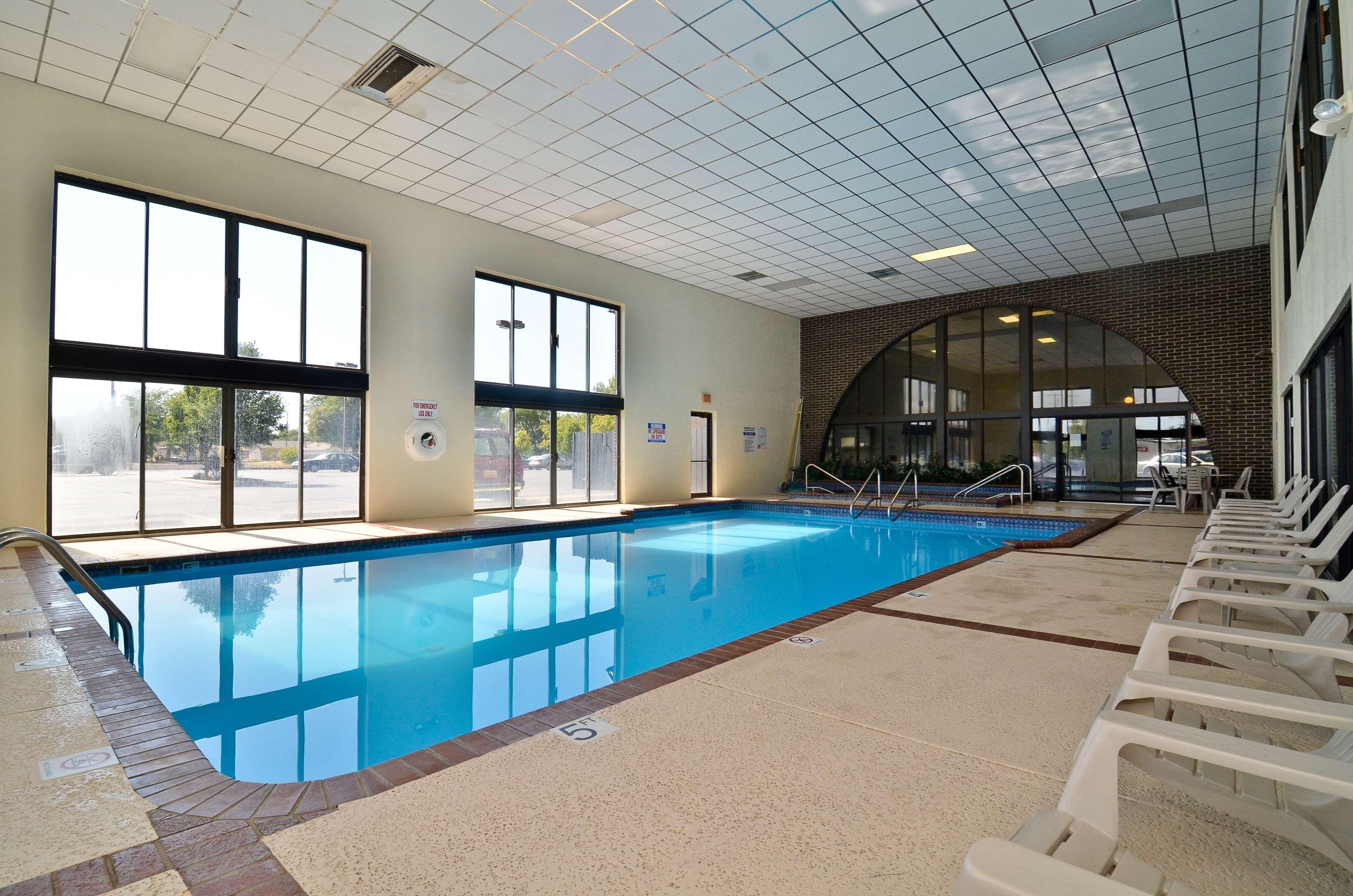 Best Western Angus Inn Great Bend Экстерьер фото