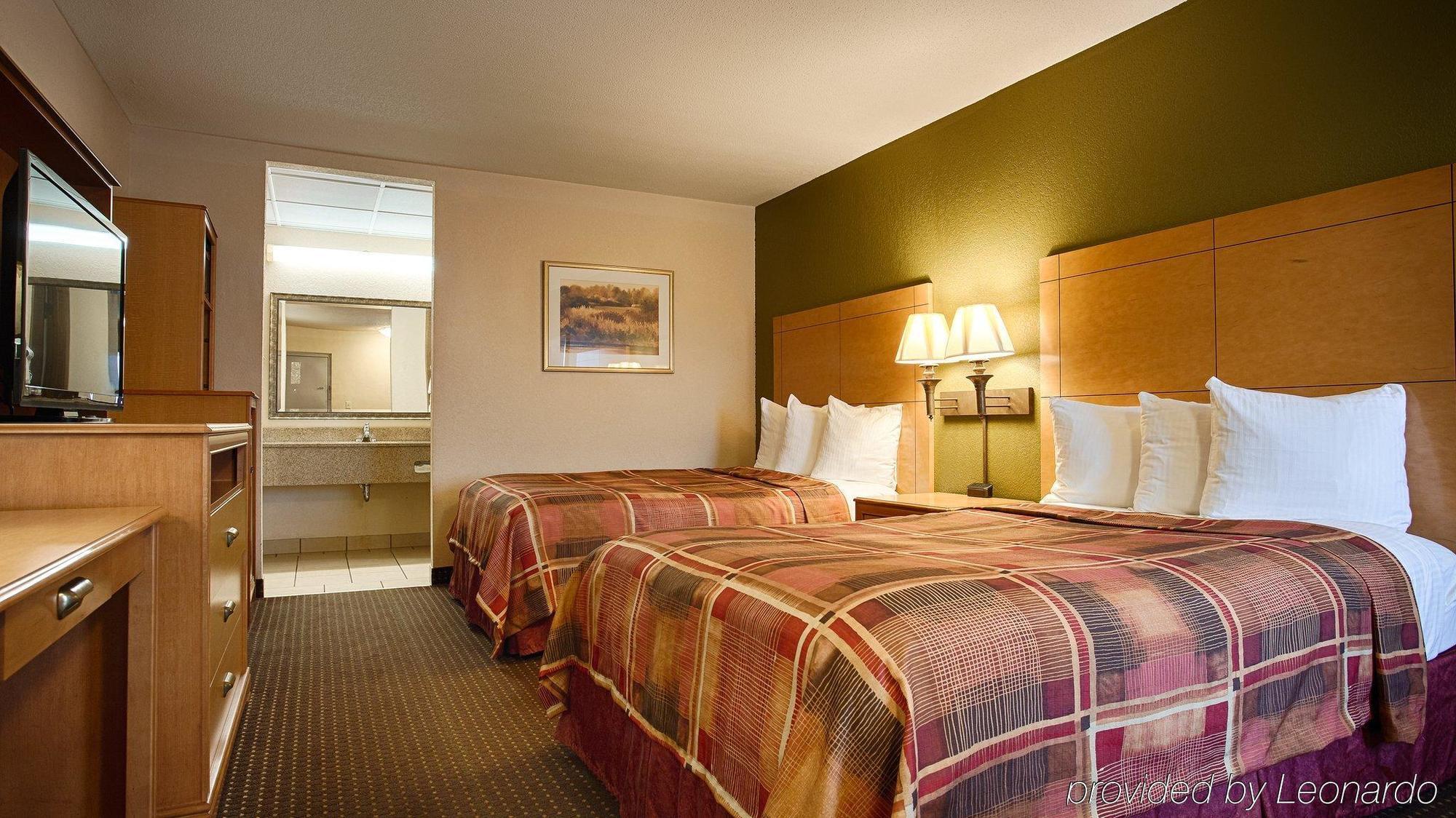 Best Western Angus Inn Great Bend Экстерьер фото