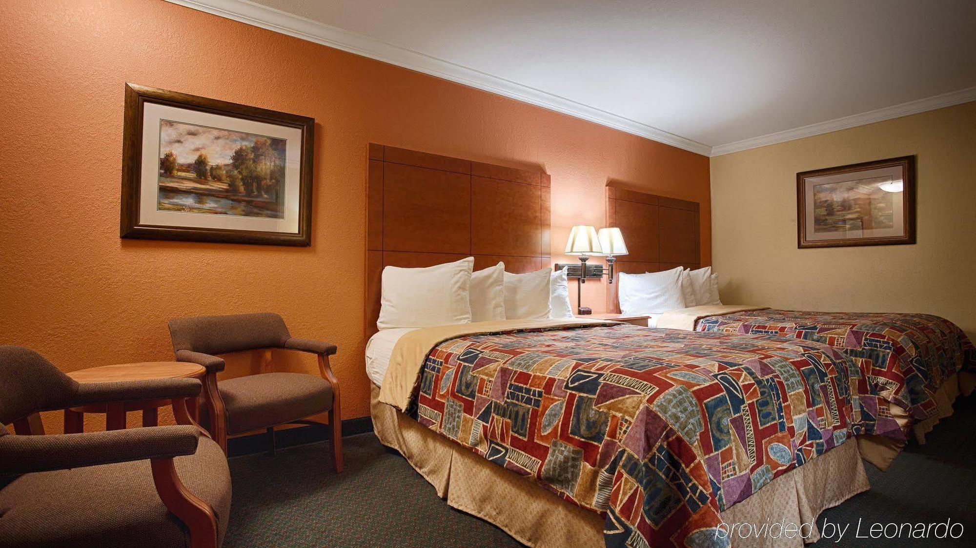 Best Western Angus Inn Great Bend Экстерьер фото