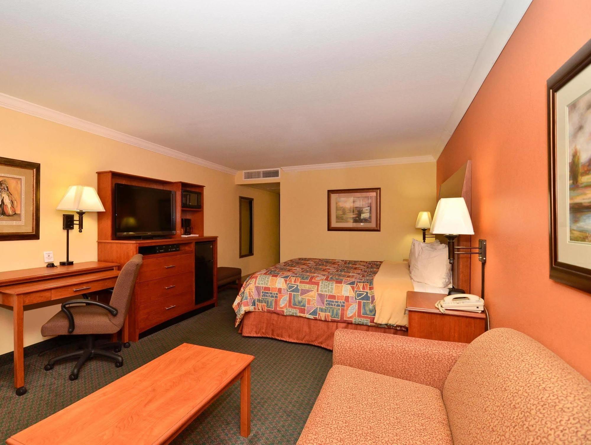 Best Western Angus Inn Great Bend Экстерьер фото