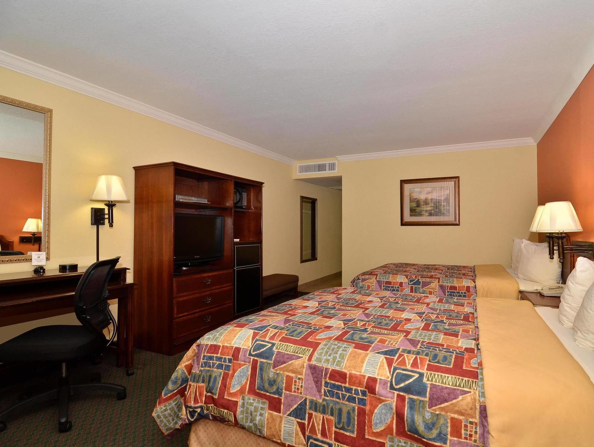 Best Western Angus Inn Great Bend Экстерьер фото
